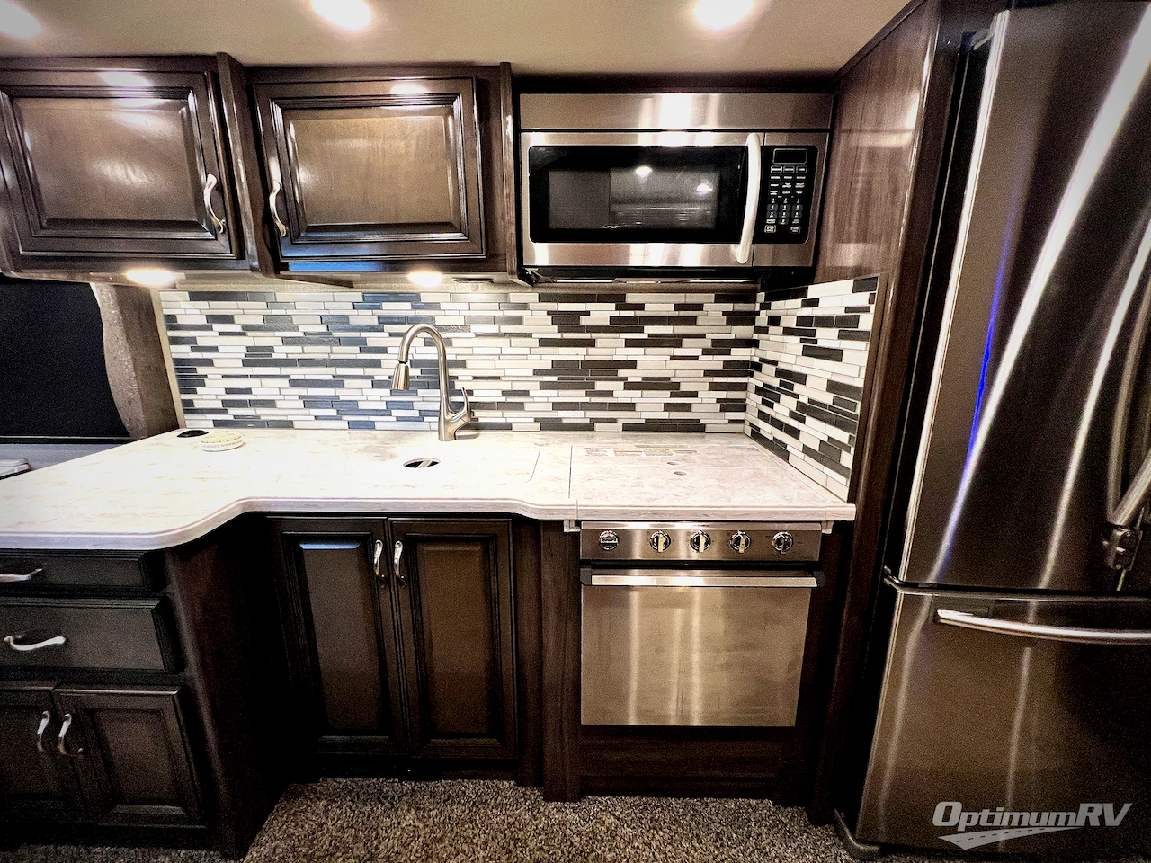 2020 Fleetwood Bounder 35P Photo 13
