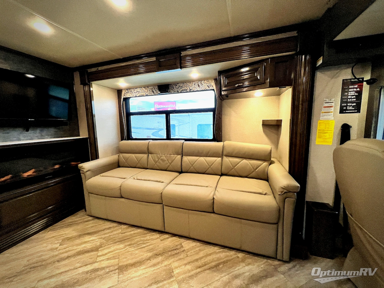 2020 Fleetwood Bounder 35P Photo 11