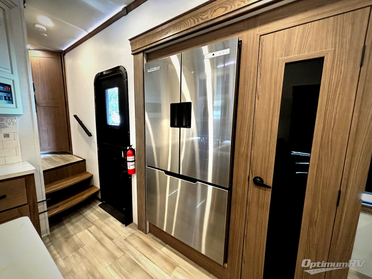 2024 Alliance Paradigm 395DS Photo 16