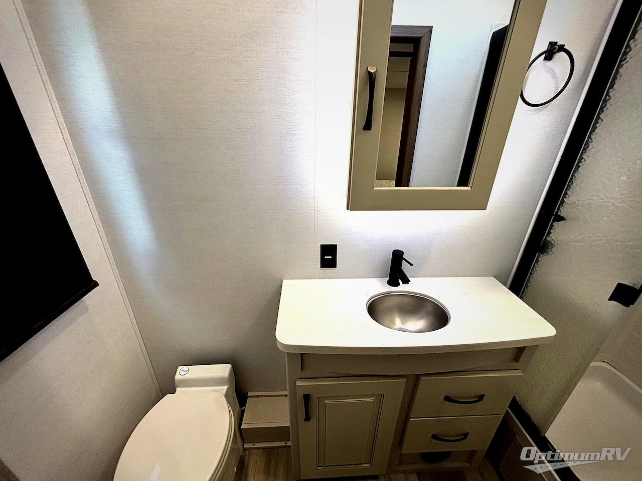 2024 Alliance Paradigm 395DS Photo 26