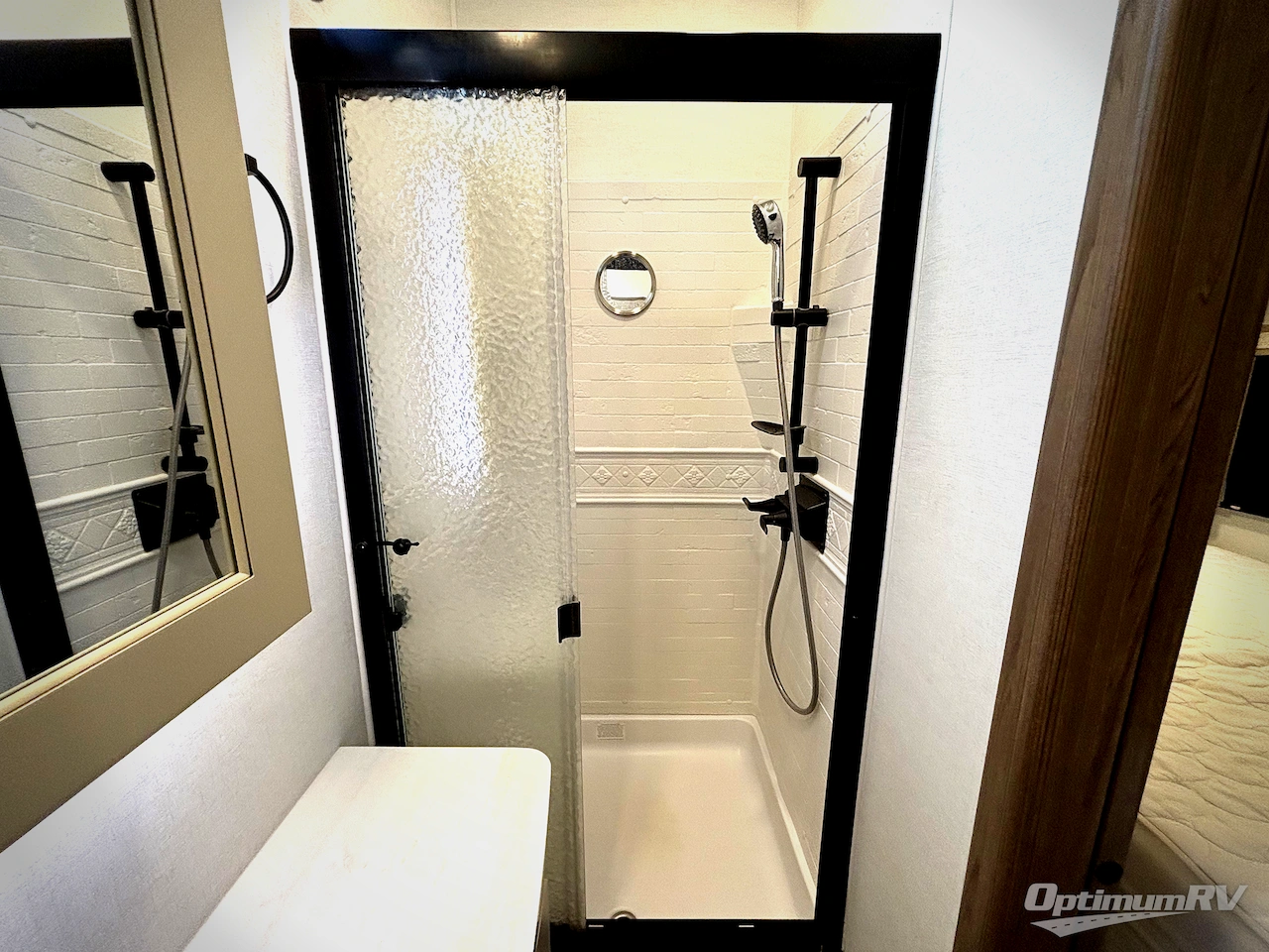 2024 Alliance Paradigm 395DS Photo 27