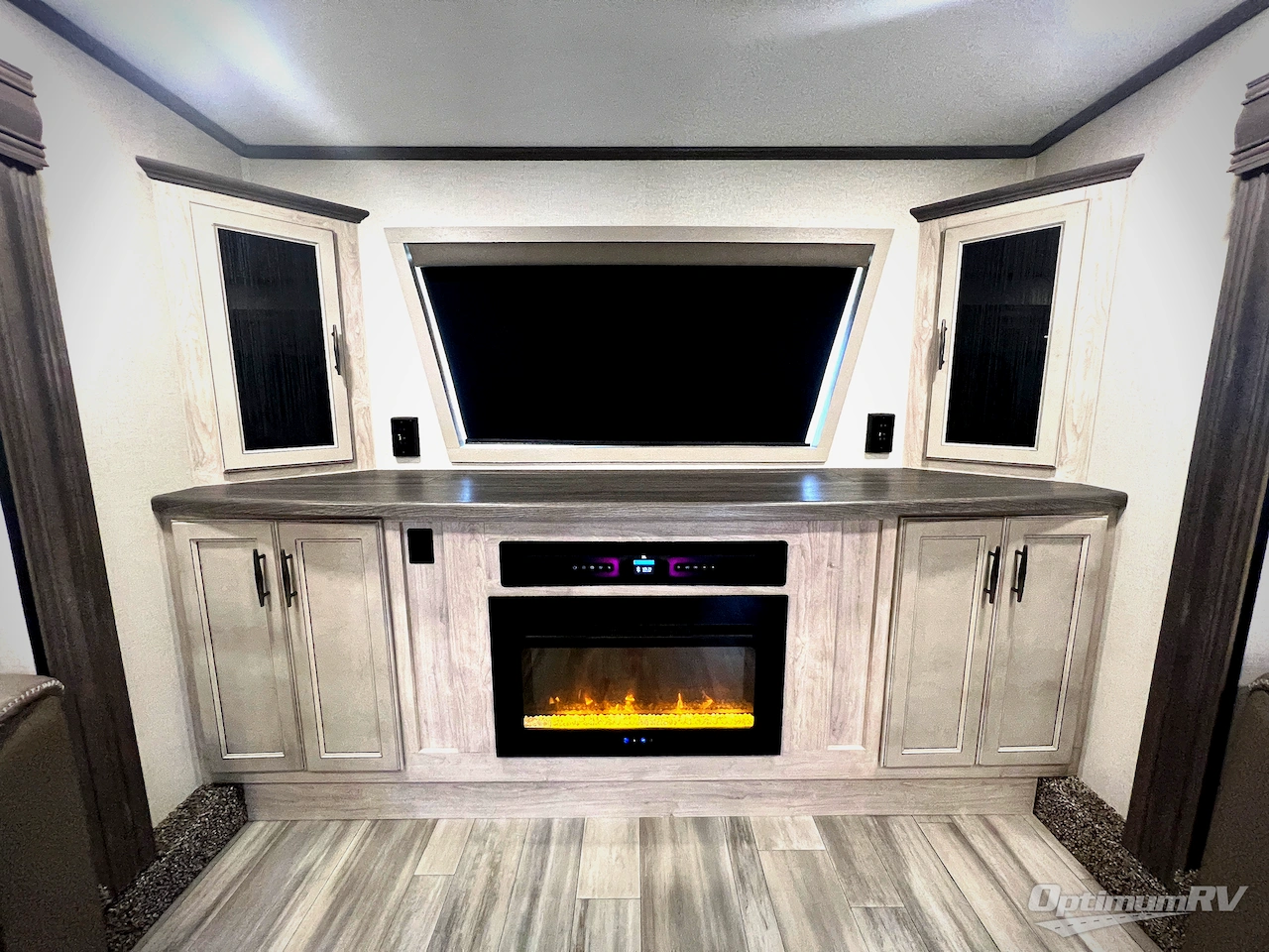 2024 Forest River Sandpiper Luxury 391FLRB Photo 10