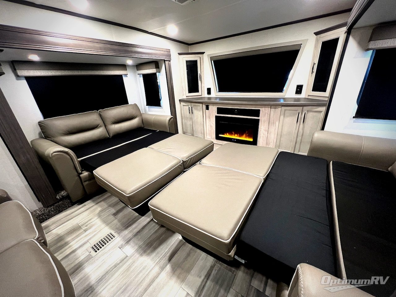 2024 Forest River Sandpiper Luxury 391FLRB Photo 16