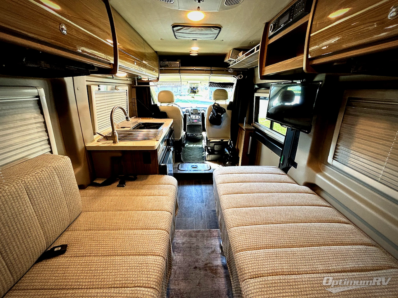 2020 Winnebago Travato 59KL Photo 5