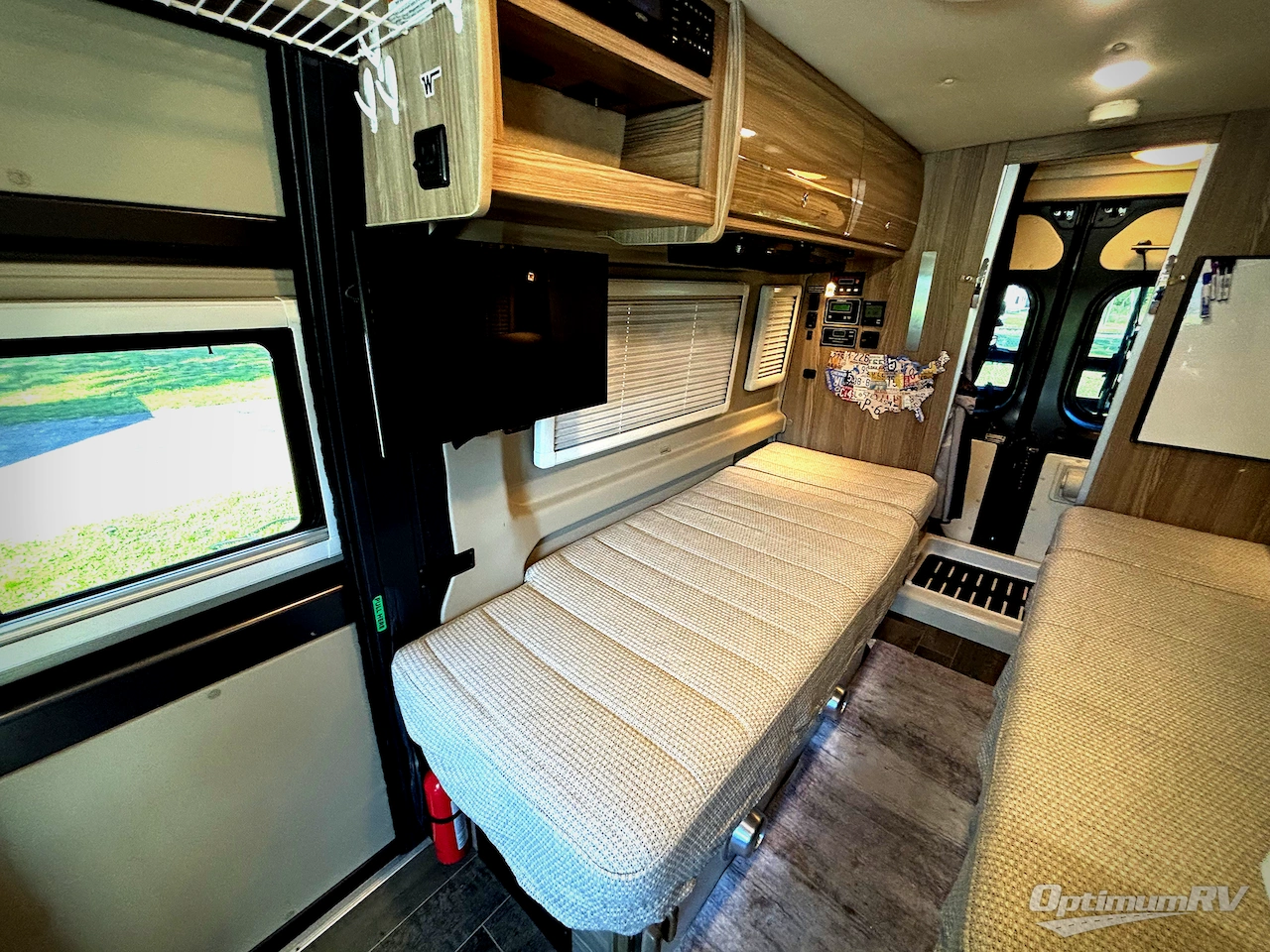 2020 Winnebago Travato 59KL Photo 11