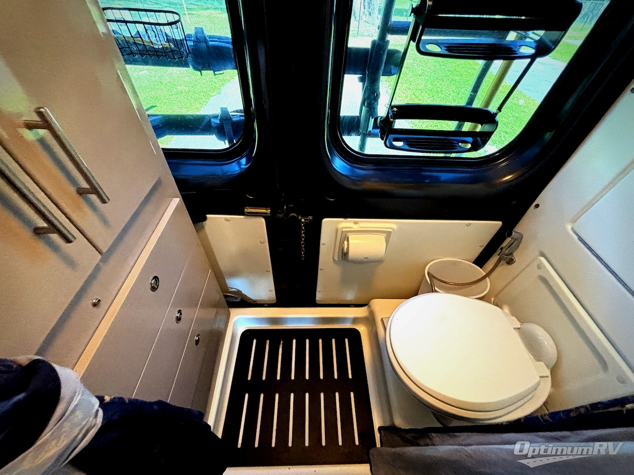 2020 Winnebago Travato 59KL Photo 15