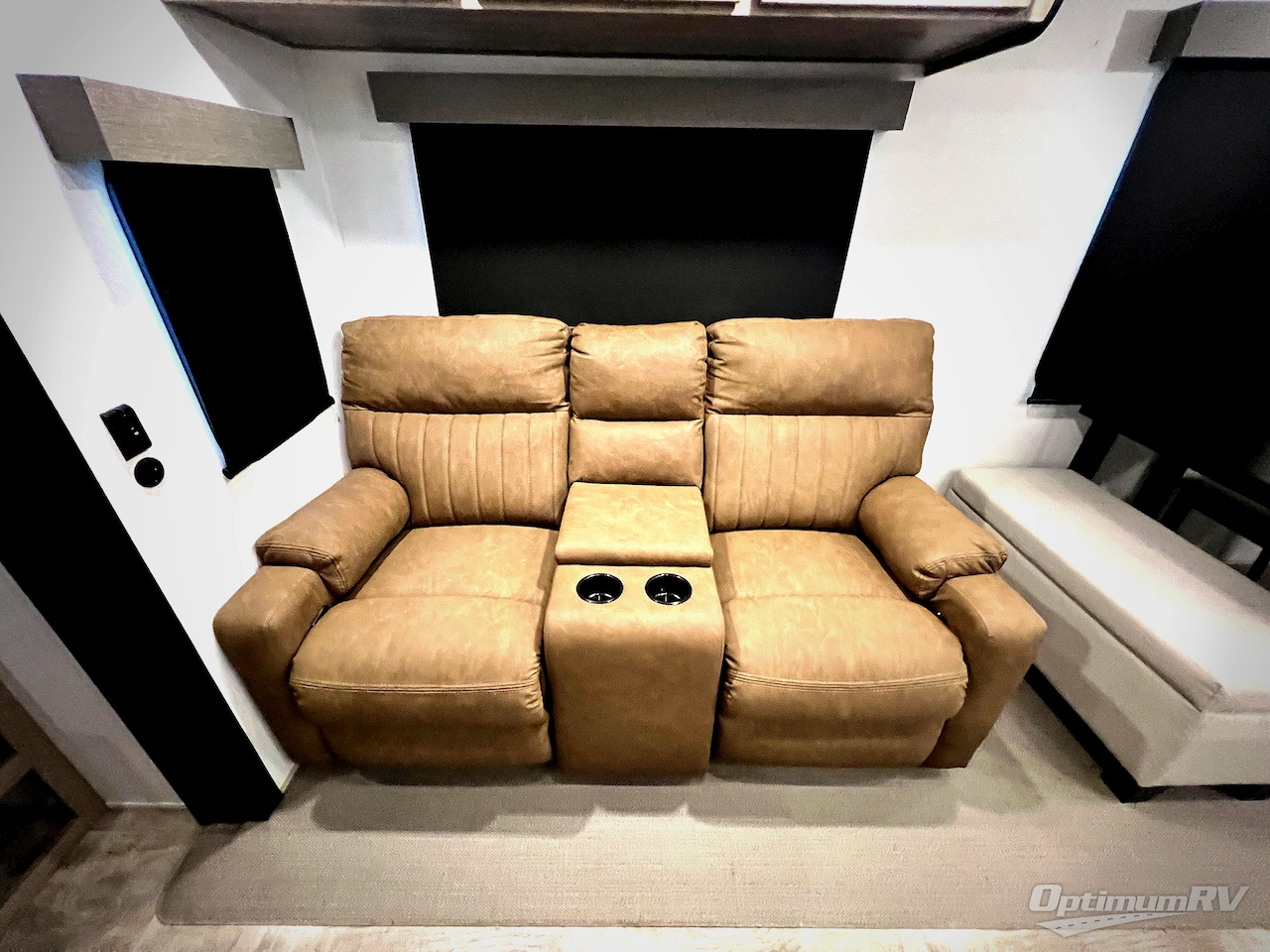 2025 Palomino Puma Destination 402LFT Photo 11