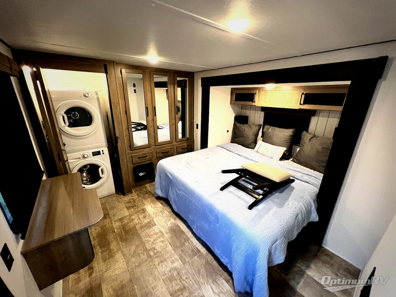 2025 Palomino Puma Destination 402LFT Photo 22