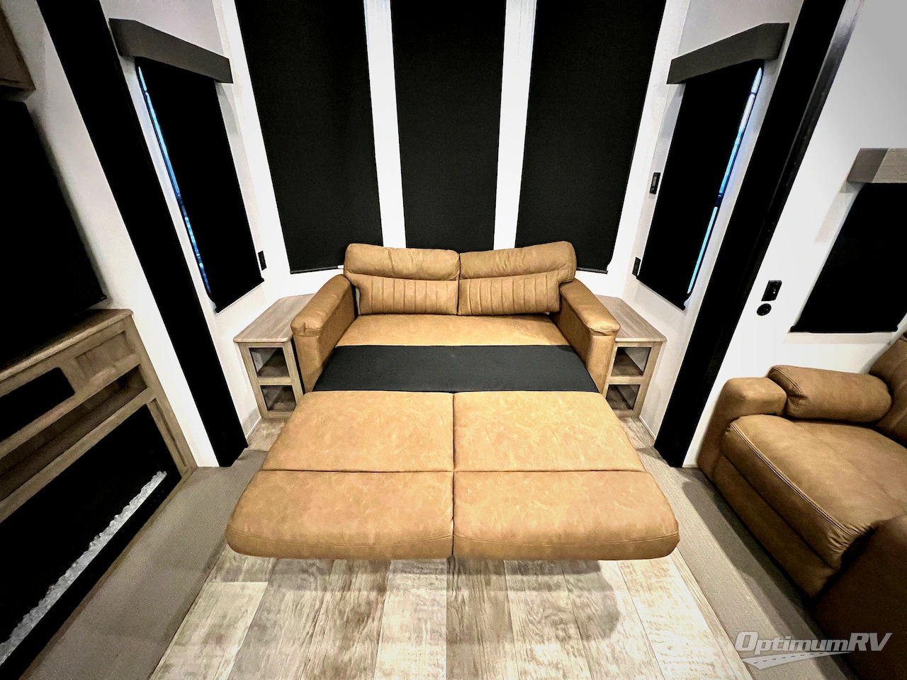 2025 Palomino Puma Destination 402LFT Photo 14