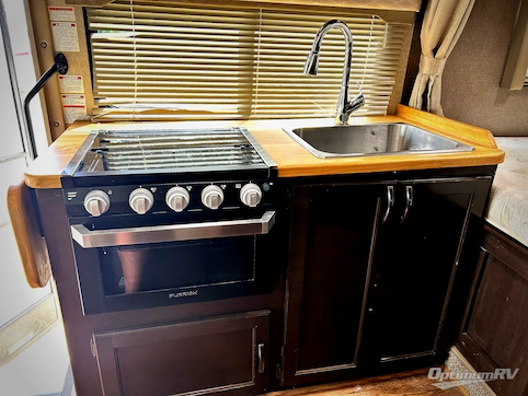 2019 Thor FREEDOM ELITE 23H RV Photo 4