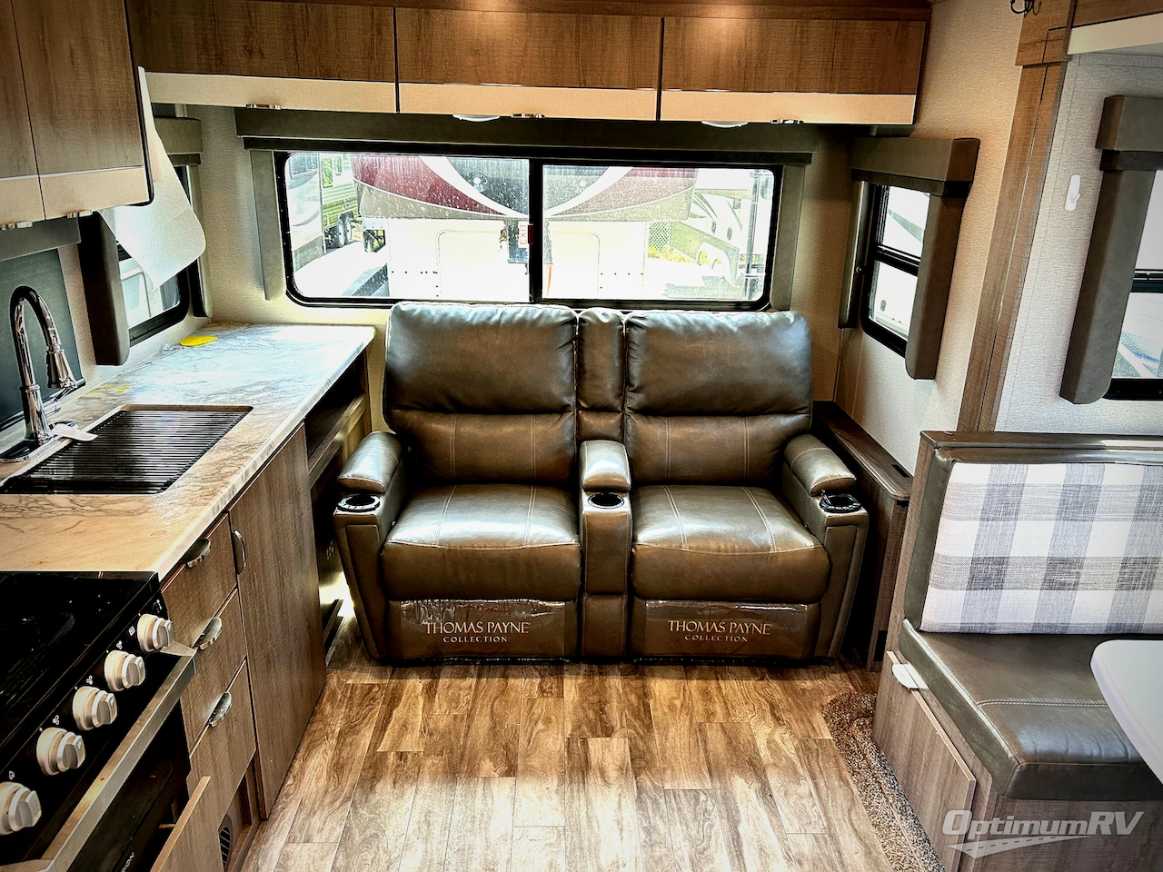 2021 Grand Design Imagine 2450RL Photo 5