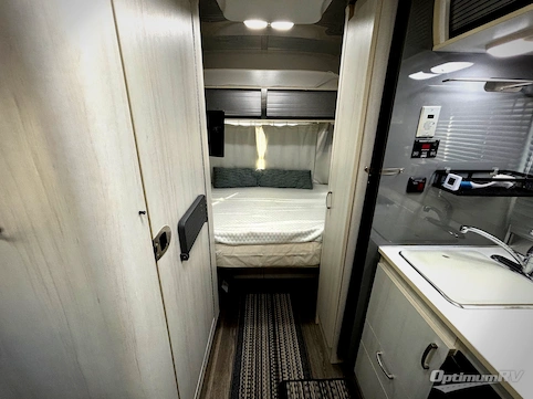 2018 Airstream Sport 16RB RV Photo 2