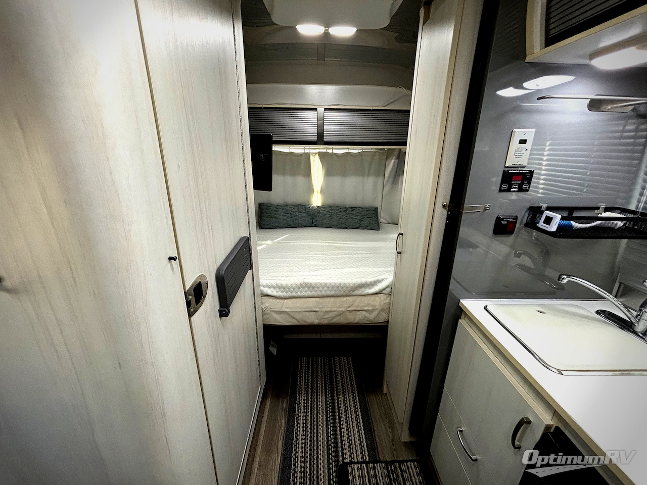 2018 Airstream Sport 16RB Photo 4