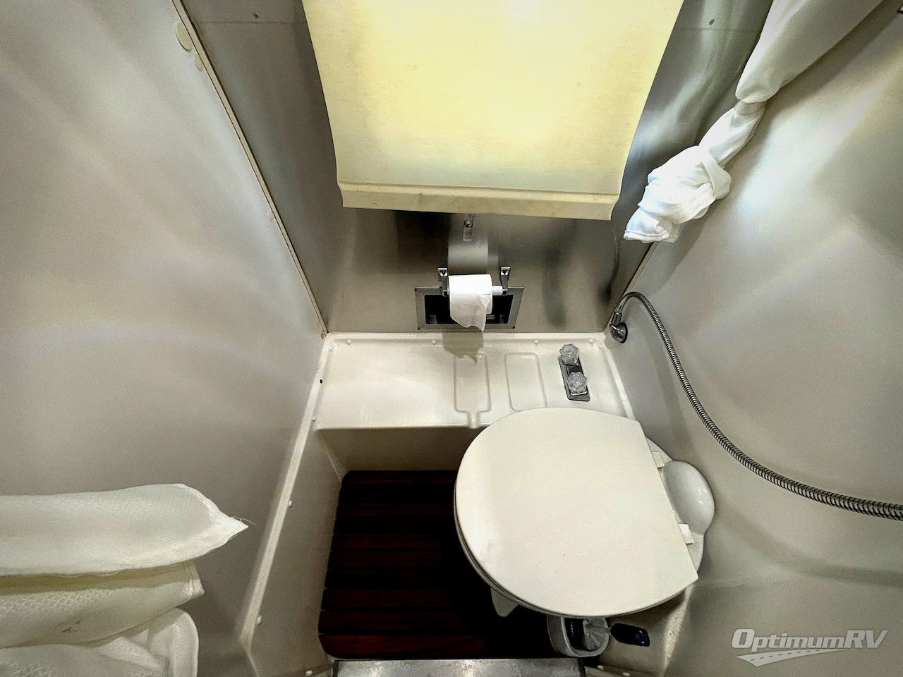 2018 Airstream Sport 16RB Photo 12