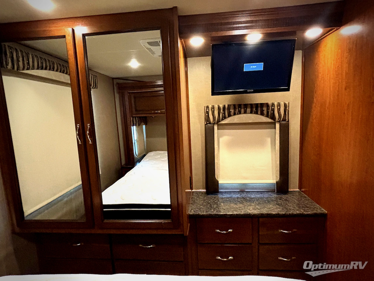 2017 Fleetwood Flair 31B Photo 16