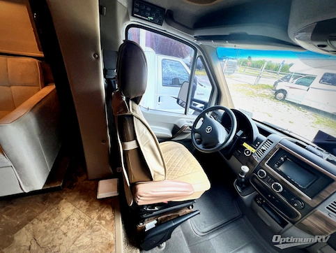 2017 Thor Siesta Sprinter 24SR RV Photo 2