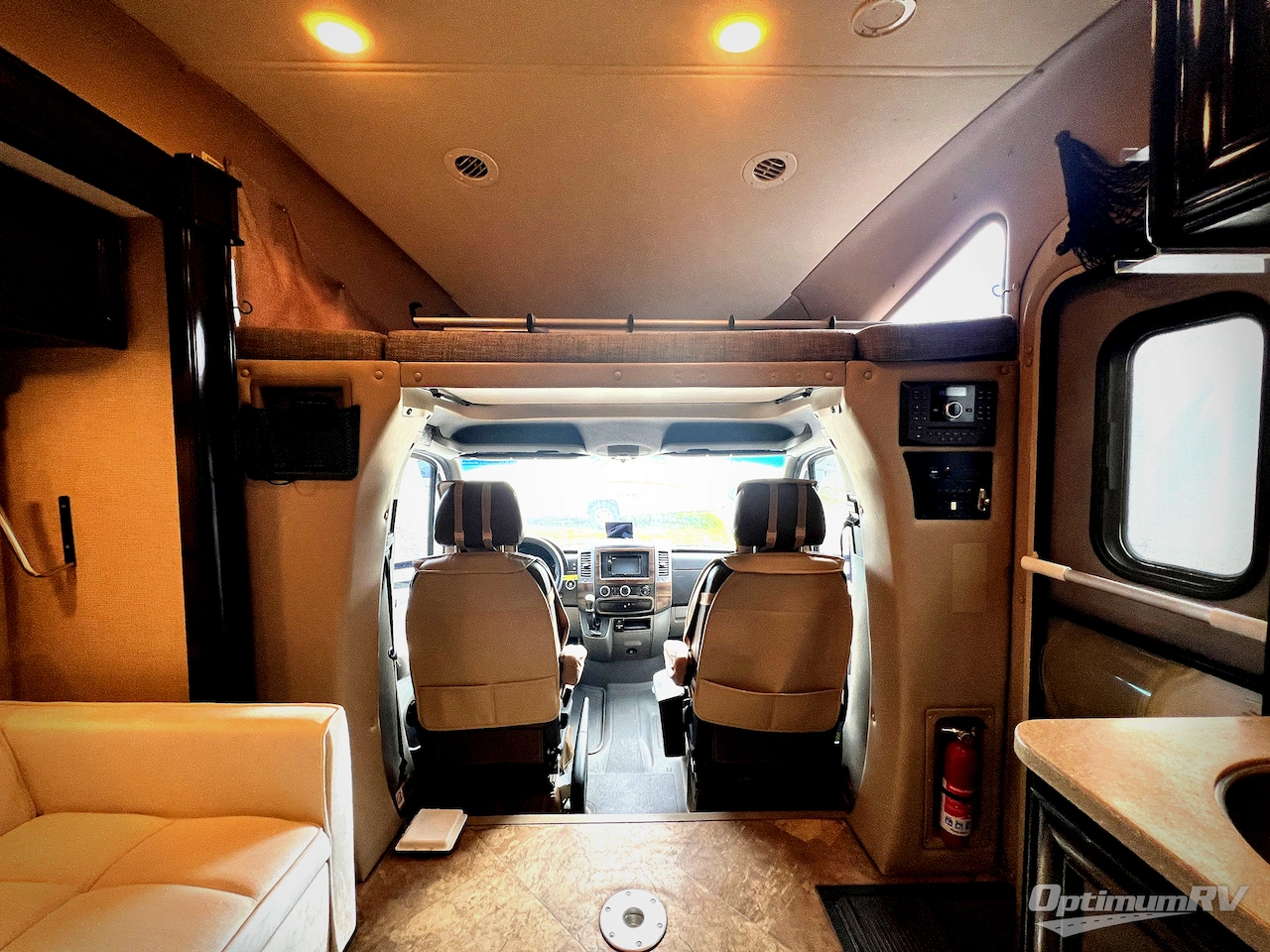 2017 Thor Siesta Sprinter 24SR Photo 5