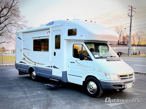 Used 2007 Winnebago View 23J Featured Photo
