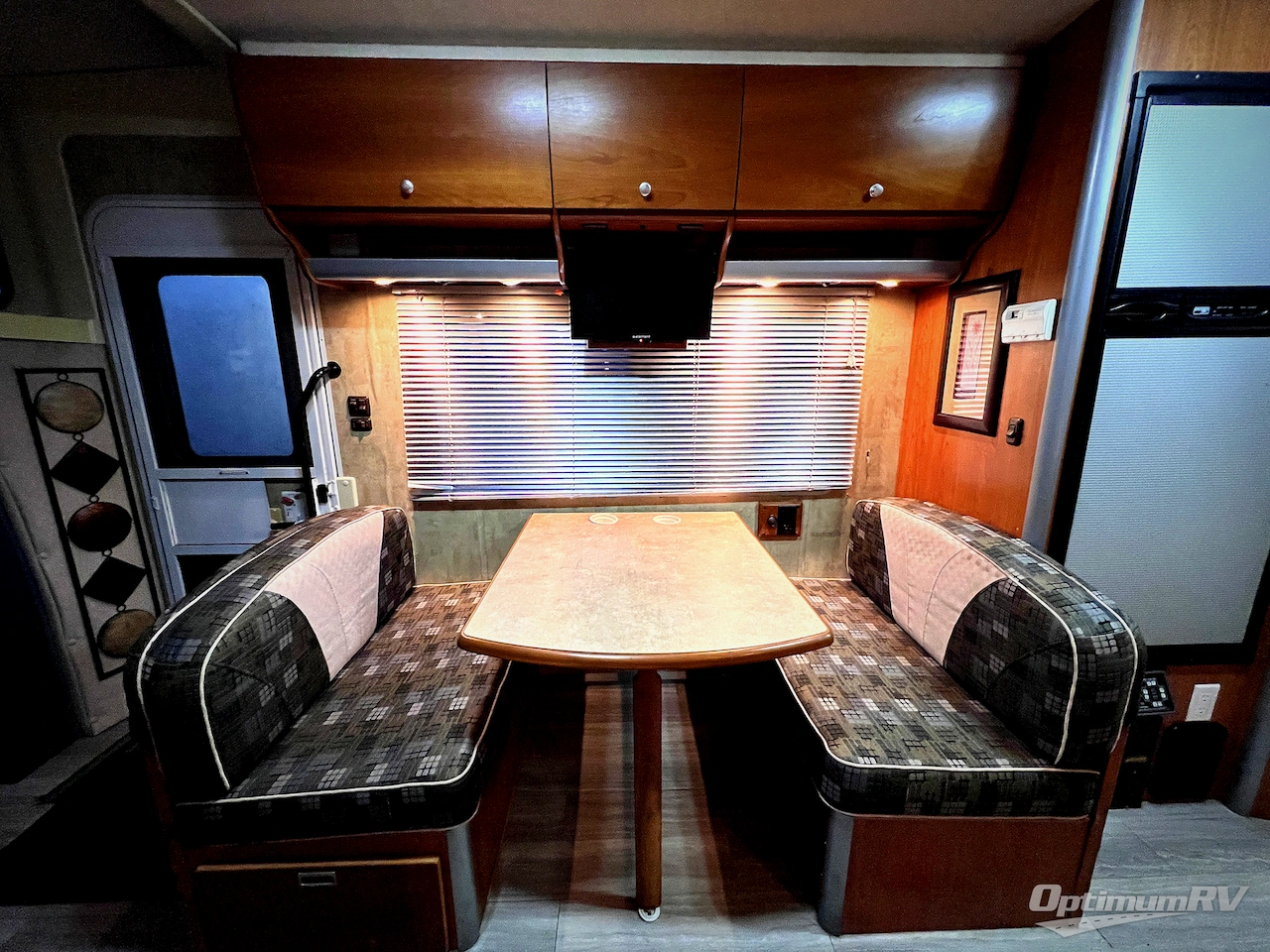 2007 Winnebago View 23J Photo 11