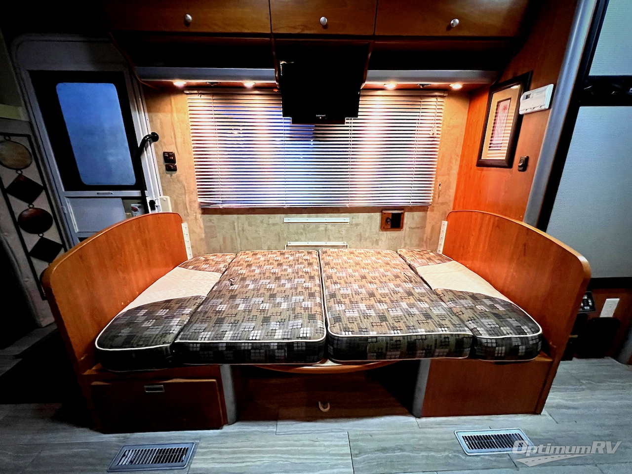 2007 Winnebago View 23J Photo 12