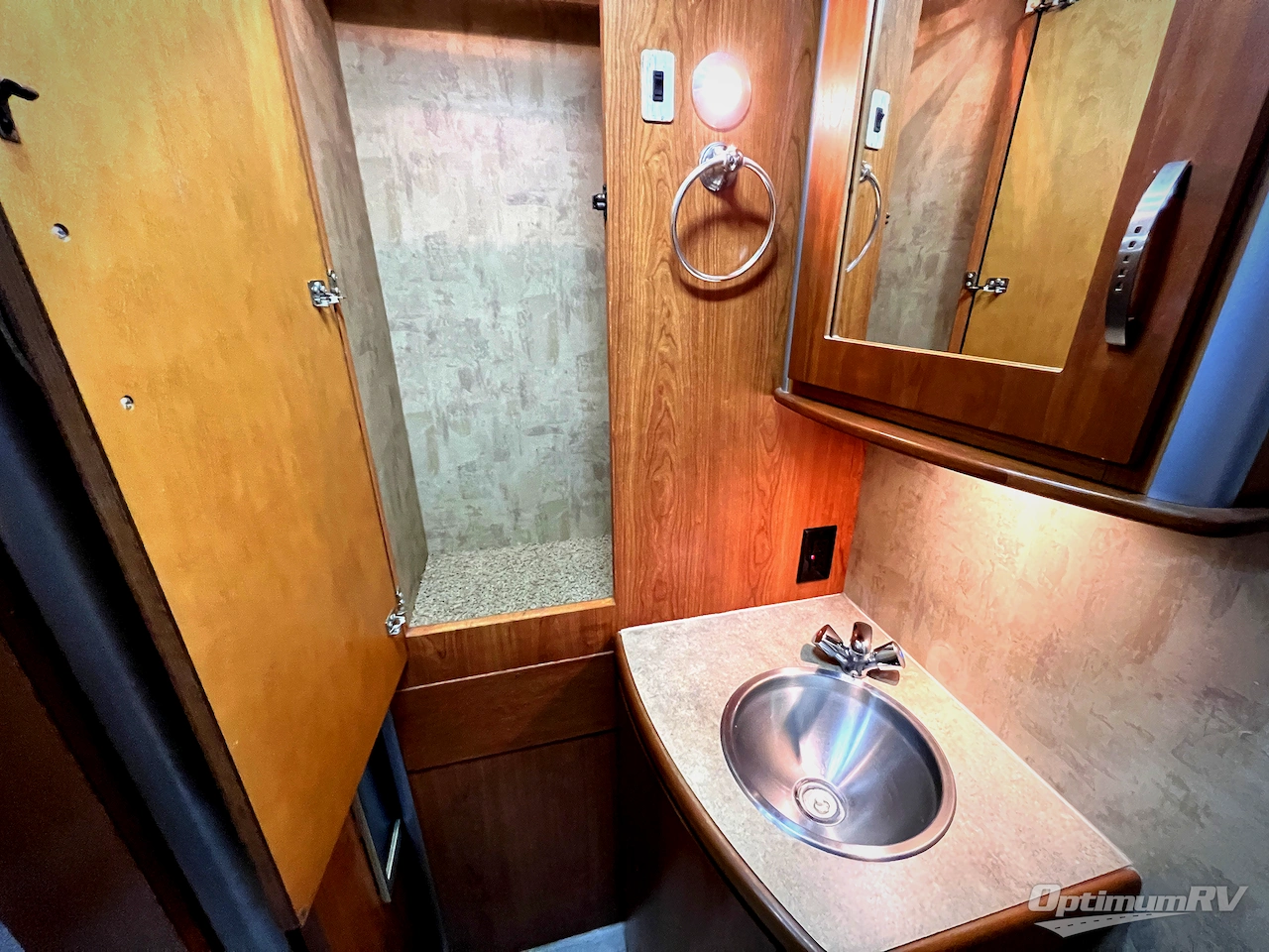 2007 Winnebago View 23J Photo 21