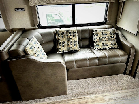 2020 Dynamax DX3 34KD RV Photo 2