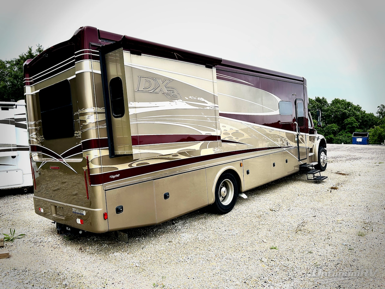 2020 Dynamax DX3 34KD Photo 3