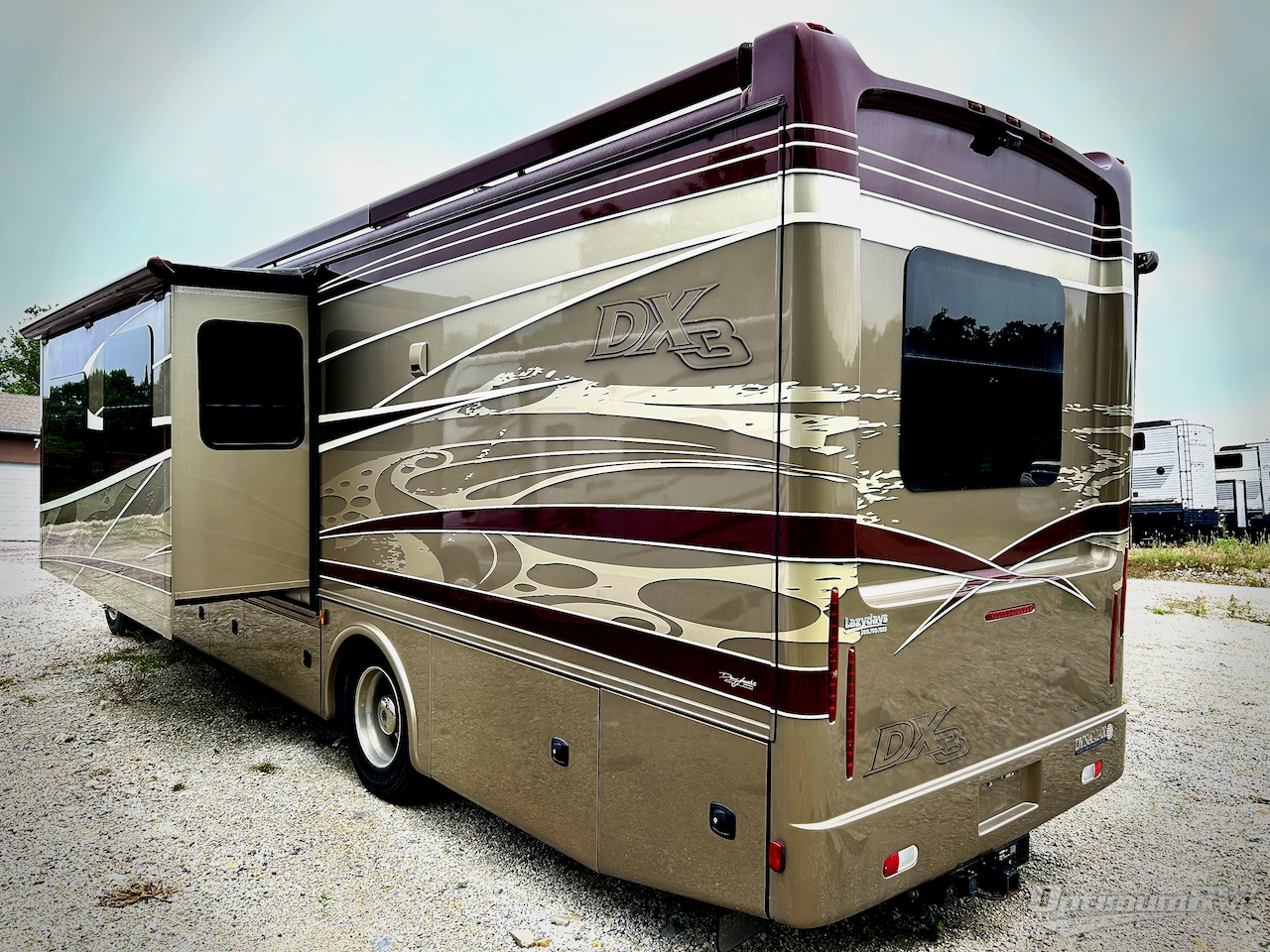 2020 Dynamax DX3 34KD Photo 4