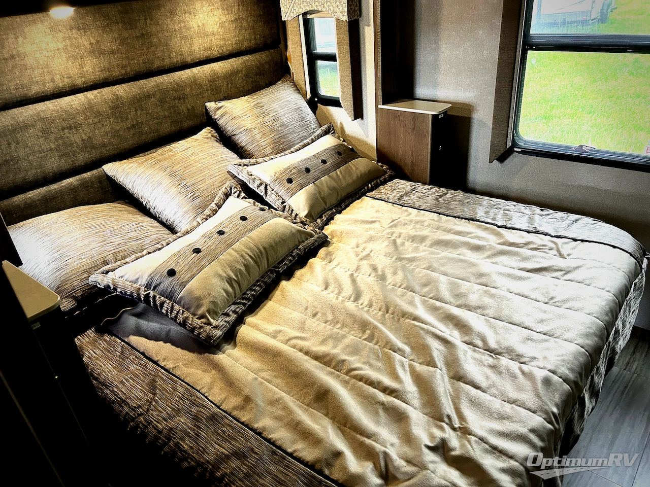 2020 Dynamax DX3 34KD Photo 13