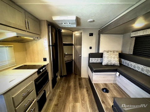 2022 Coachmen Catalina Summit Series 7 184BHS RV Photo 2