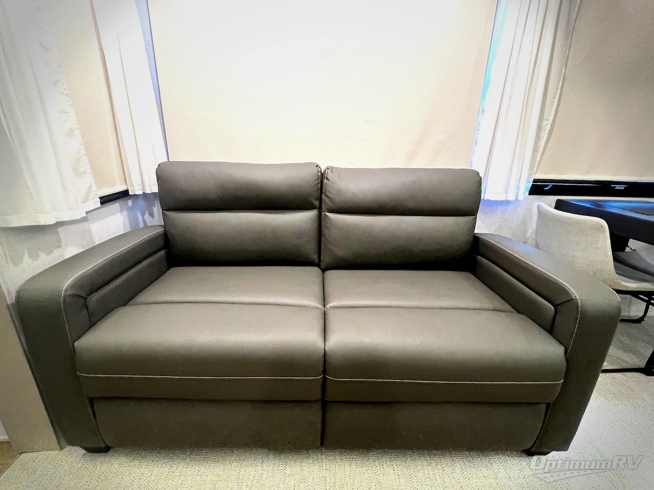 2025 Palomino Columbus 384RKH Photo 20