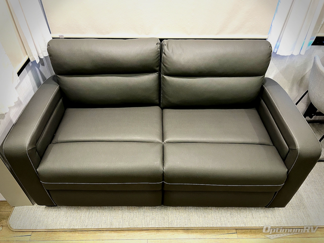 2025 Palomino Columbus 384RKH Photo 21