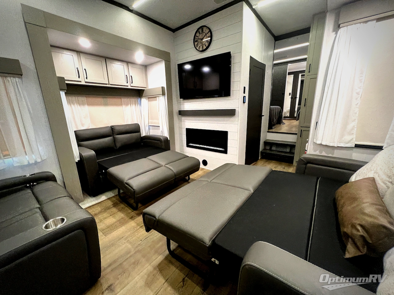 2025 Palomino Columbus 384RKH Photo 25