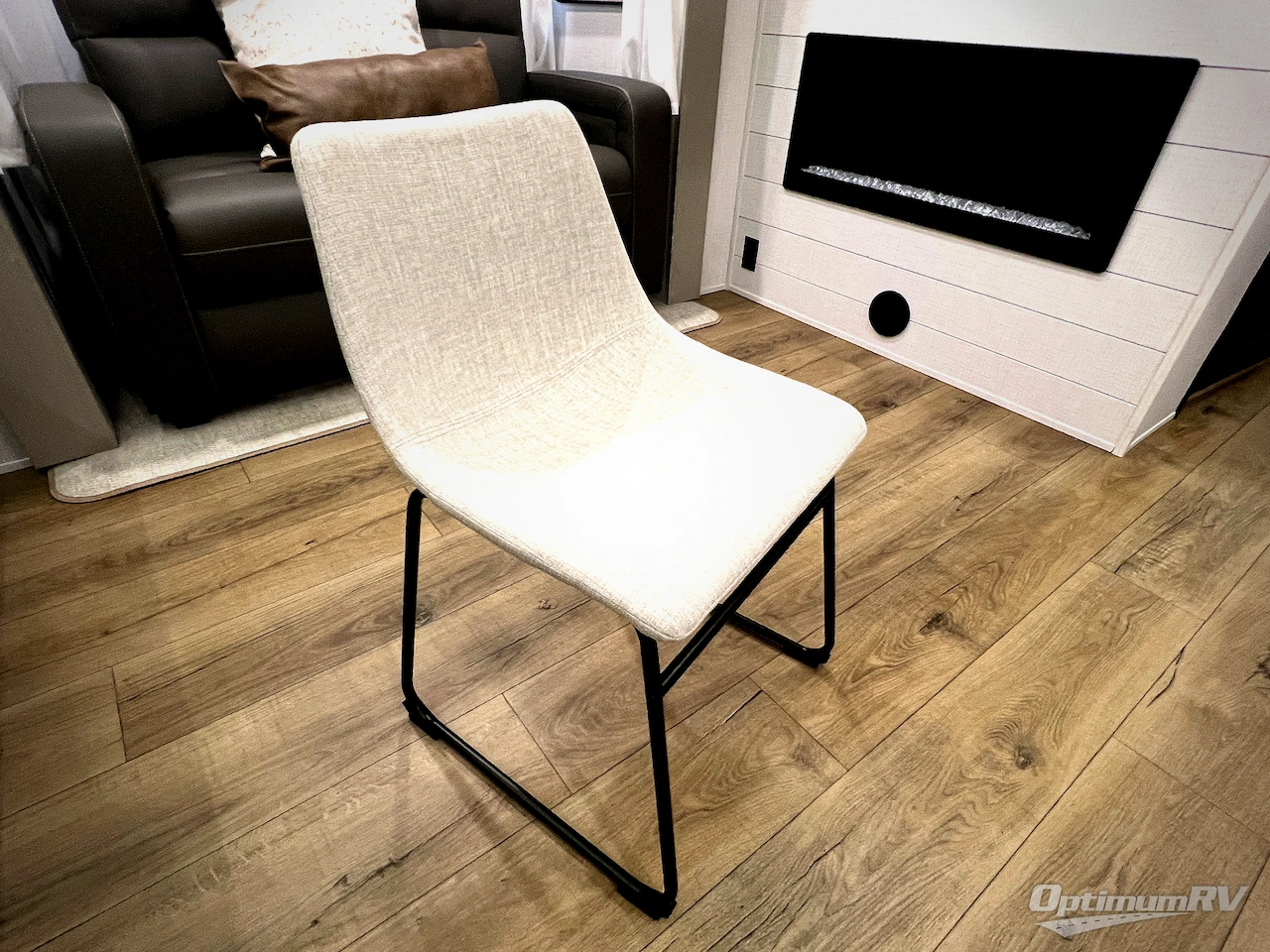 2025 Palomino Columbus 384RKH Photo 31