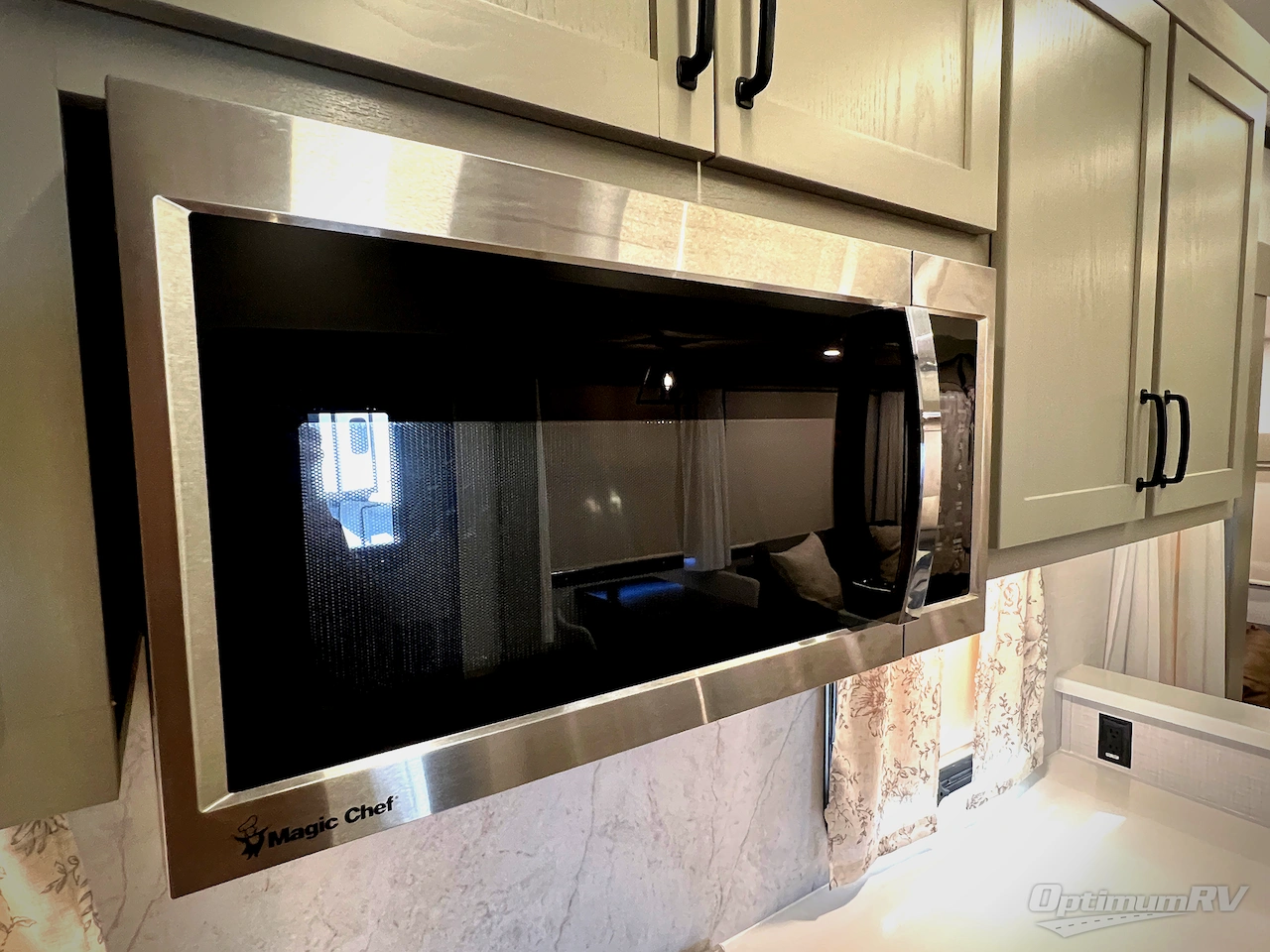 2025 Palomino Columbus 384RKH Photo 41