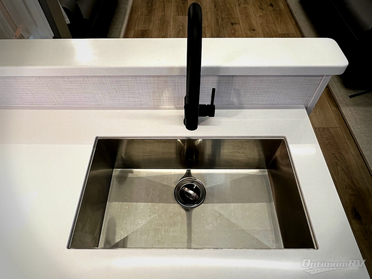 2025 Palomino Columbus 384RKH Photo 42