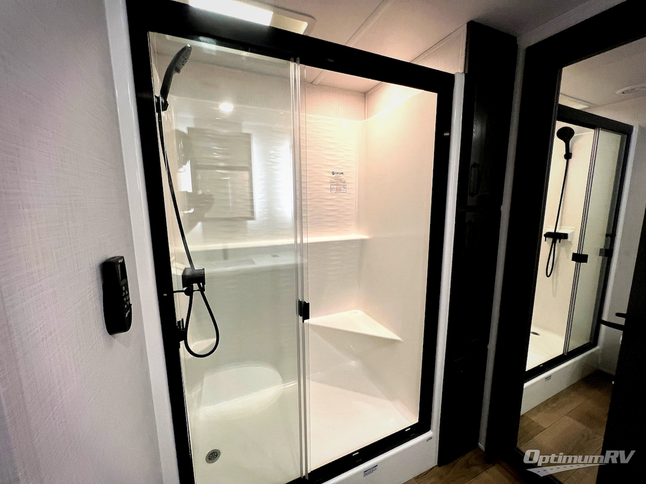 2025 Palomino Columbus 384RKH Photo 59