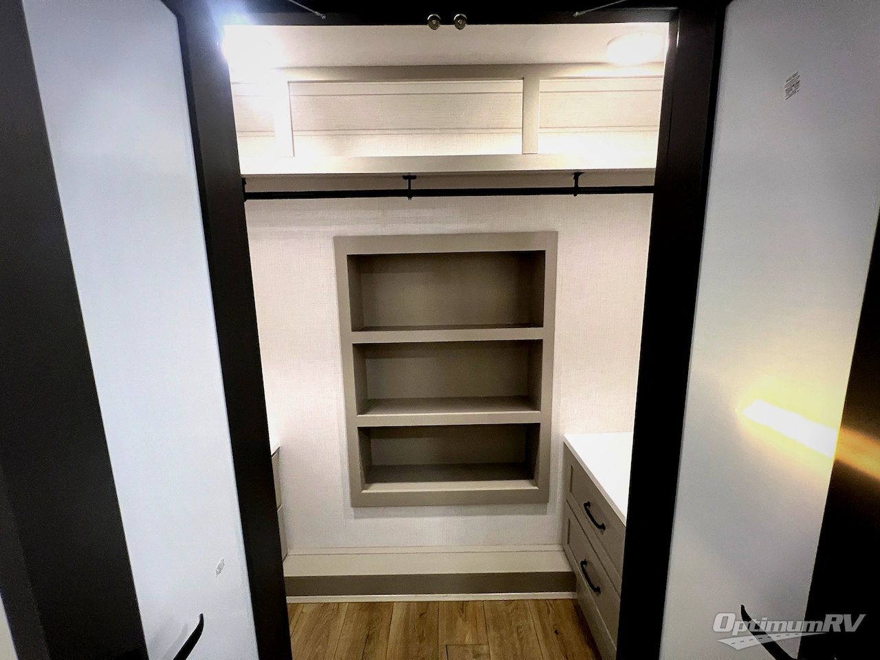 2025 Palomino Columbus 384RKH Photo 64