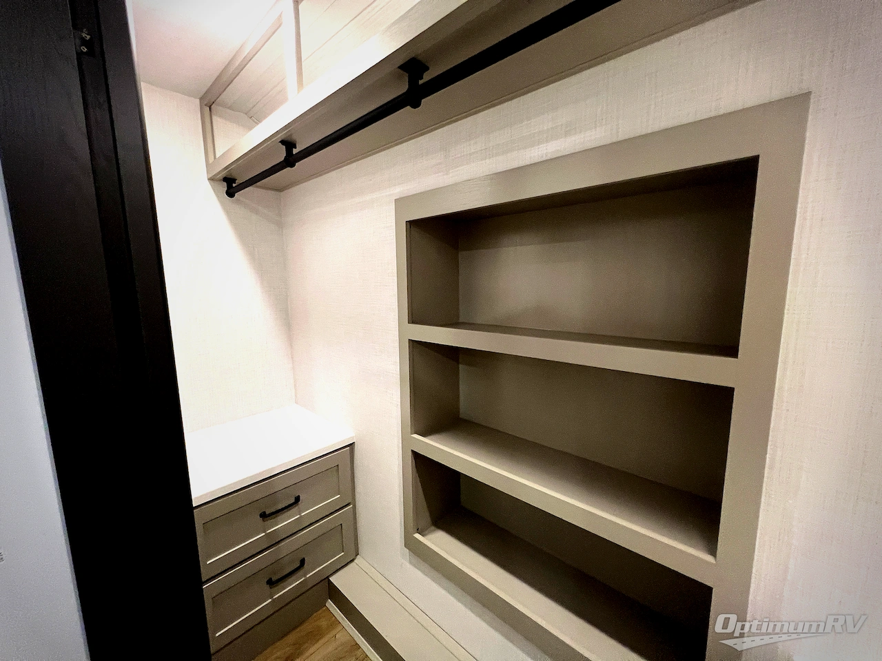 2025 Palomino Columbus 384RKH Photo 65