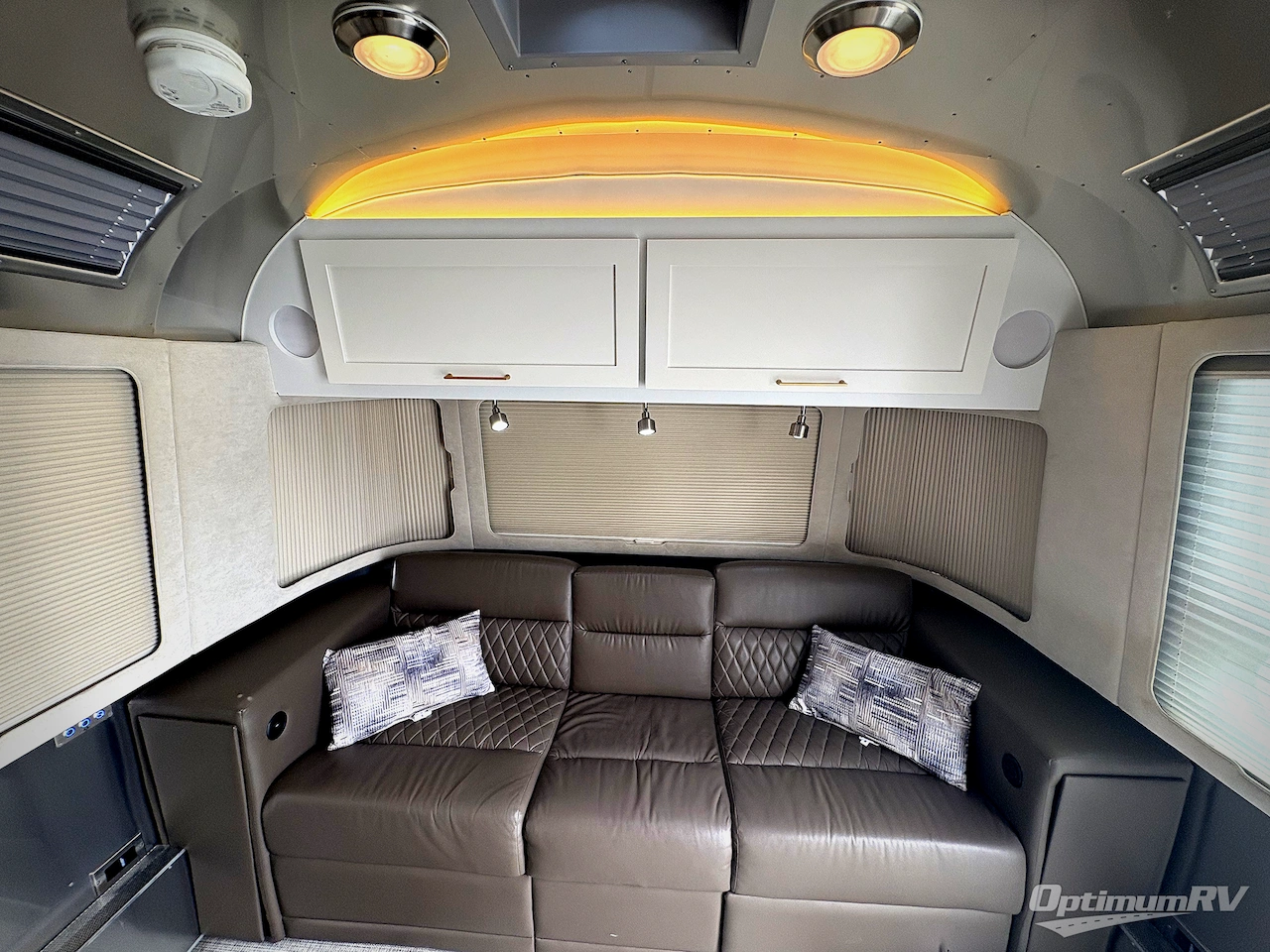 2021 Airstream Globetrotter 30RB Photo 4