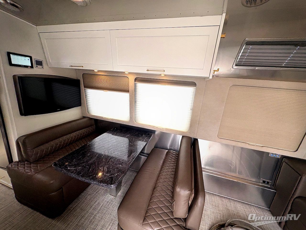 2021 Airstream Globetrotter 30RB Photo 7