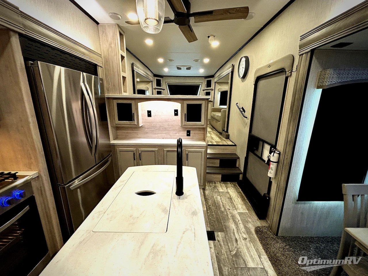 2022 Forest River Sandpiper Luxury 379FLOK Photo 5