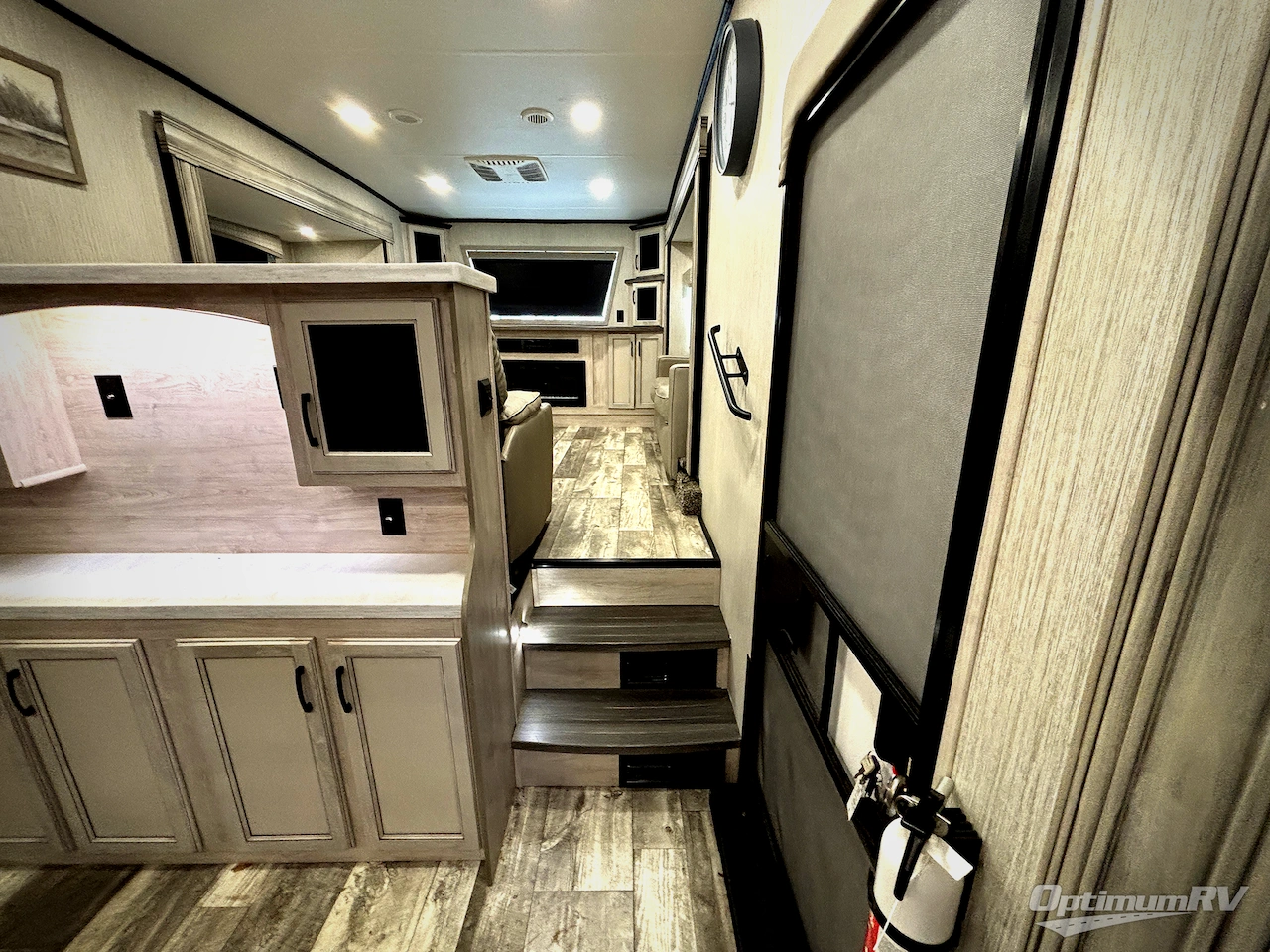 2022 Forest River Sandpiper Luxury 379FLOK Photo 7