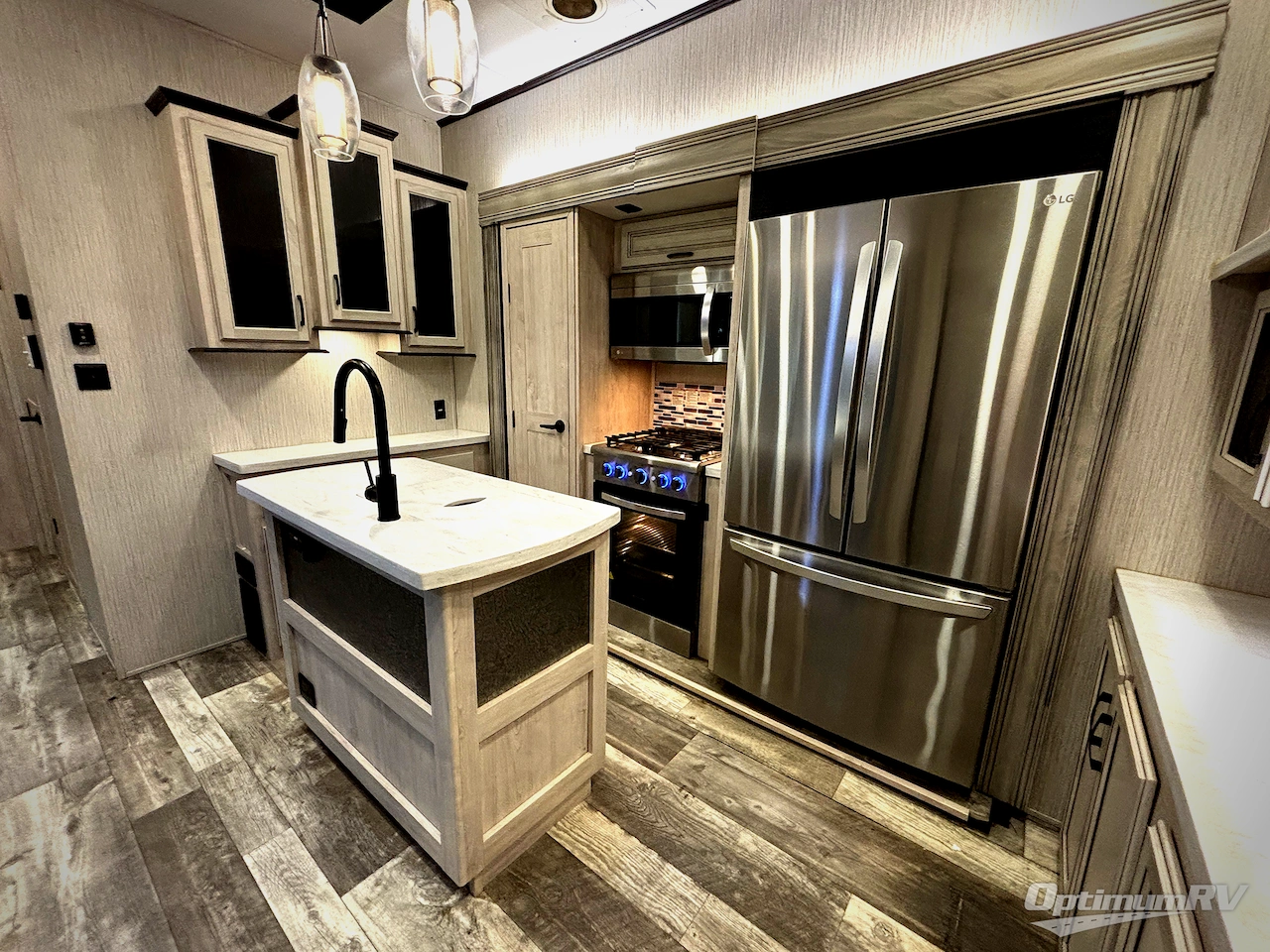 2022 Forest River Sandpiper Luxury 379FLOK Photo 14