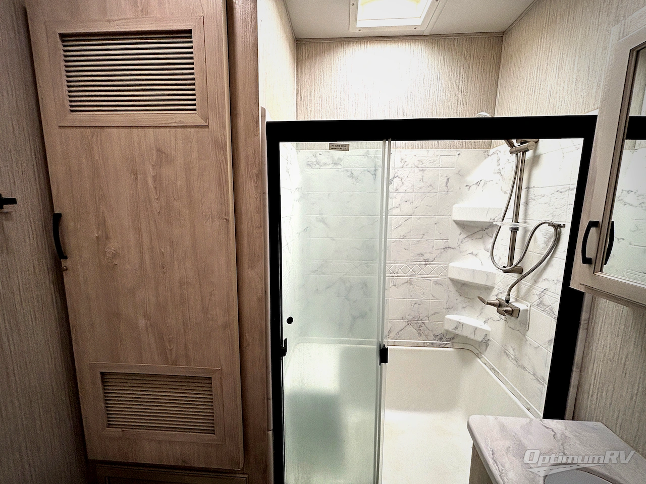 2022 Forest River Sandpiper Luxury 379FLOK Photo 17