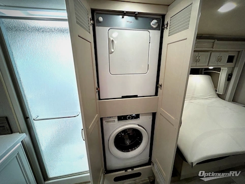 2022 Holiday Rambler Endeavor 38W RV Photo 4