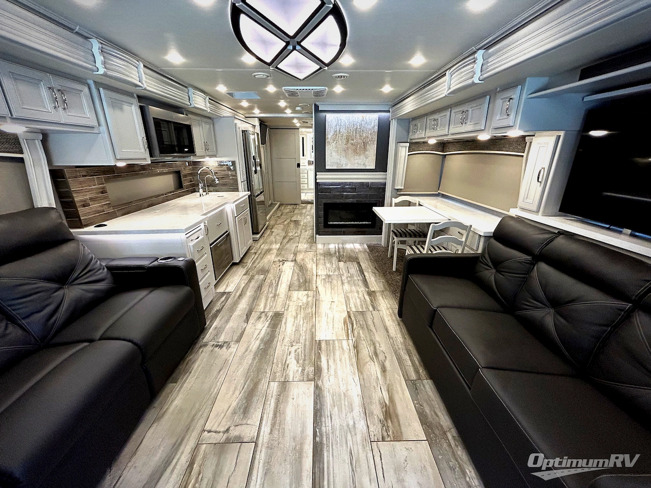 2022 Holiday Rambler Endeavor 38W Photo 4