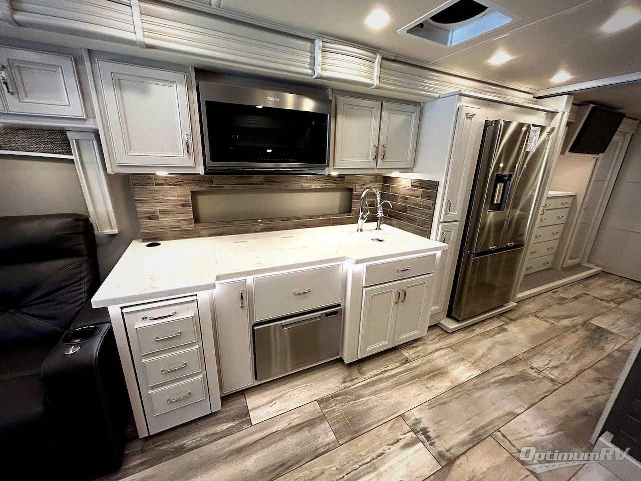 2022 Holiday Rambler Endeavor 38W Photo 12