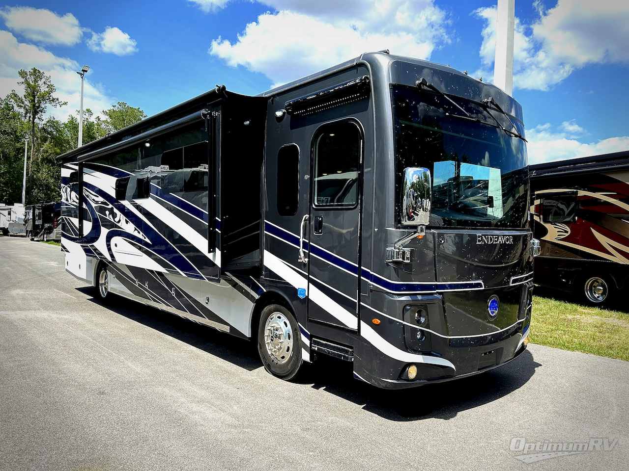 2022 Holiday Rambler Endeavor 38W Photo 1