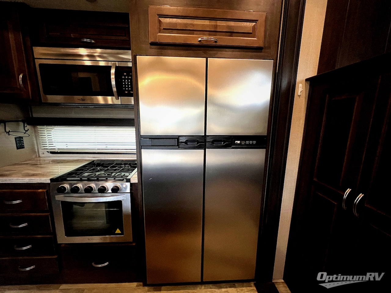 2020 Coachmen Brookstone 344FL Photo 16